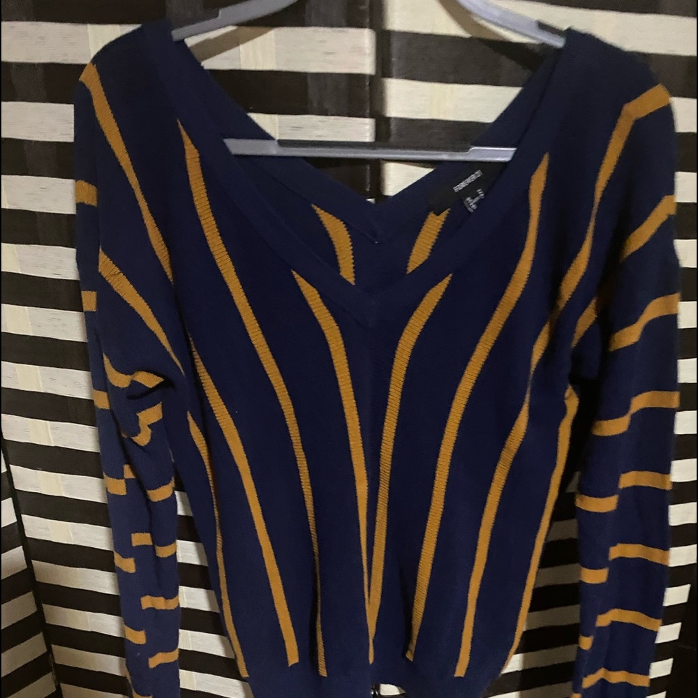 Forever 21 ☘️ Stripped Front /Back V-Neck Sweater